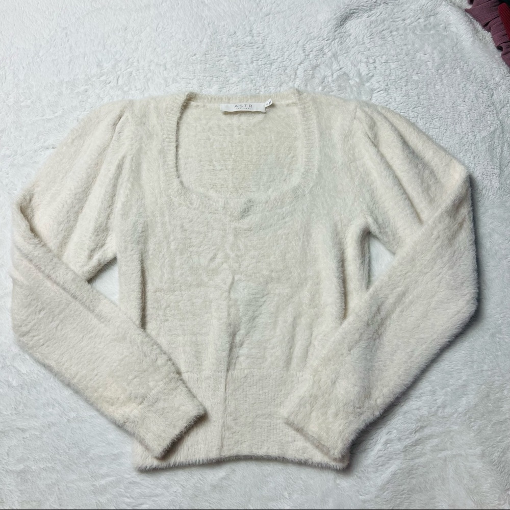 •Astr• eyelash sweater
